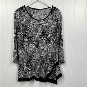 Caribe Womens Tunic XL Black Gray White Animal Print 3/4 Sleeves Asym Hem EUC